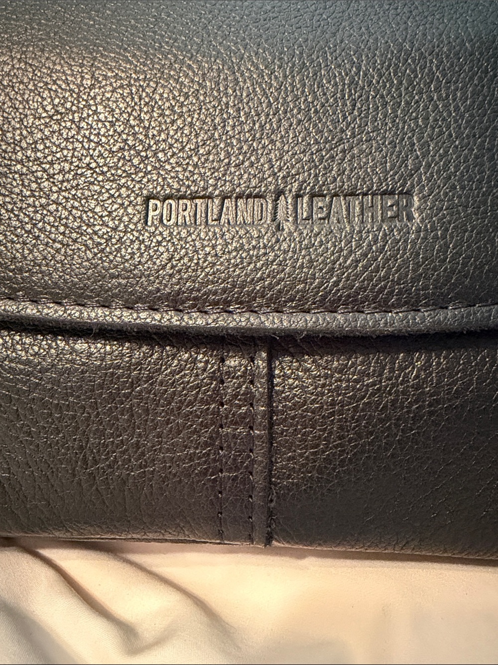 Portland Leather Black Pebble Grain Leather Messenger Bag with Adjustable Strap - Picture 2 of 16